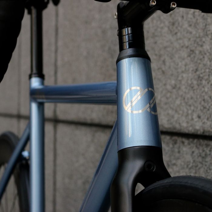 8bar bikes KRZBERG V7 CUSTOM BIKE BLUE METALLIC